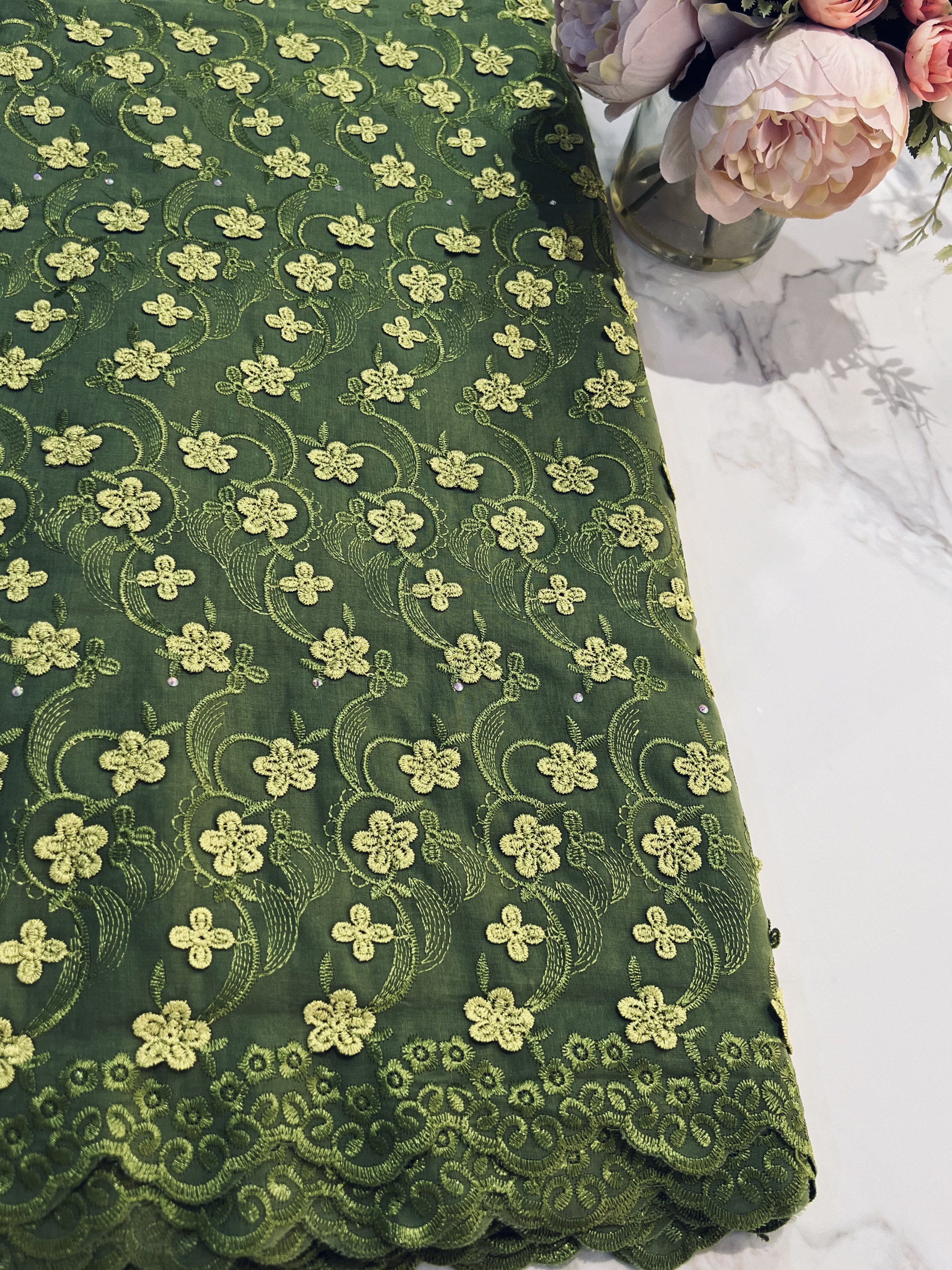 Medium Appliqué lace 4