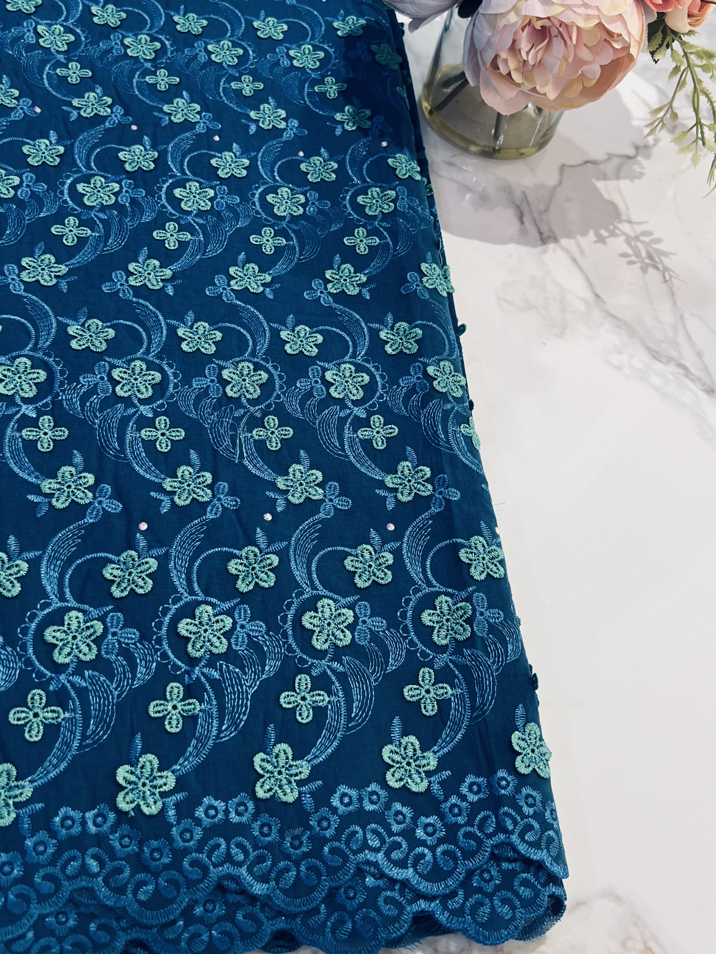Medium Appliqué lace 3